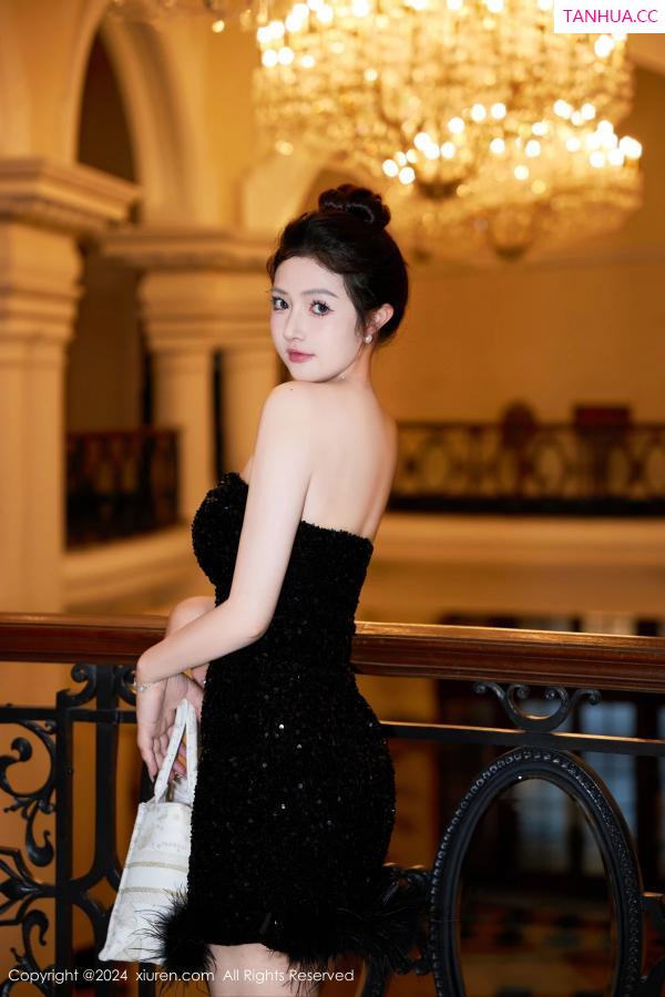 徐嘉乐 徐cake [XiuRen]高清写真图 2024.04.28 No.8462 养乐多DoDo第5张图片